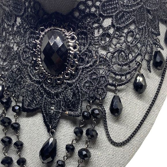 Natasha Couture Dillards Gothic Victorian Lace Collar Statement Necklace - Picture 2 of 4